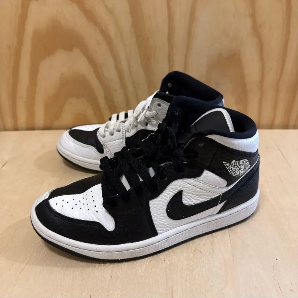 WMNS Nike Air Jordan 1 Mid SE Homage Split Size 8 White Black DR0501-101